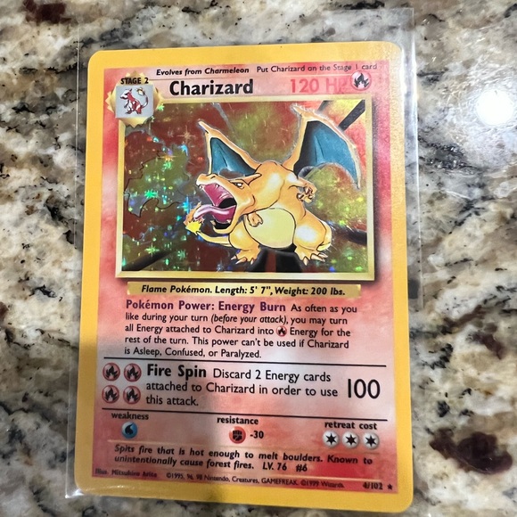 Holo Charizard - 4/102 - Pokémon Card - Picture 3 of 4